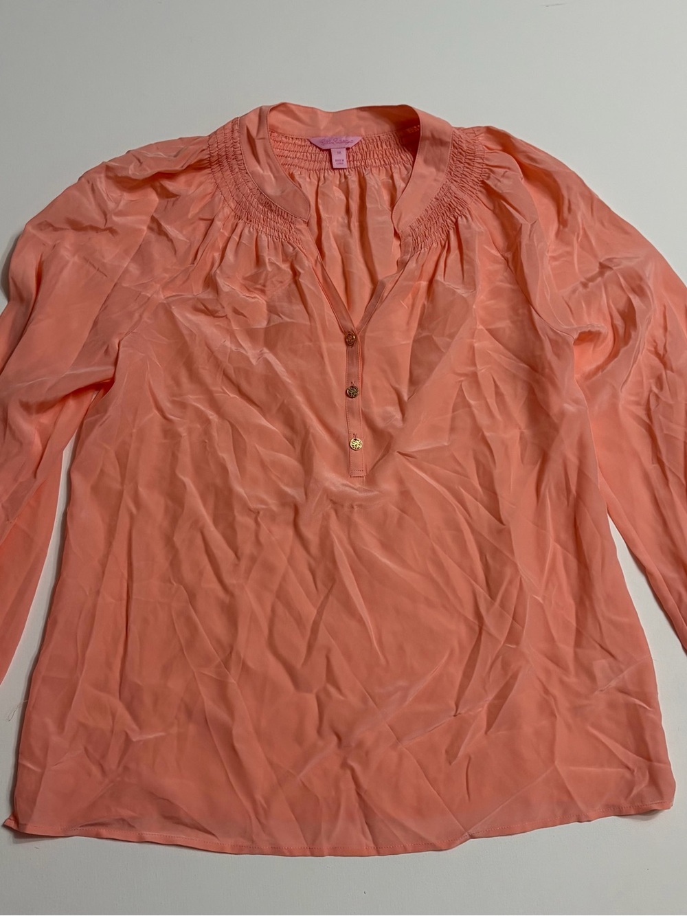 Lilly Pulitzer Size M Womens Elsa Top Silk Coral Henley Pullover
Blouse resort